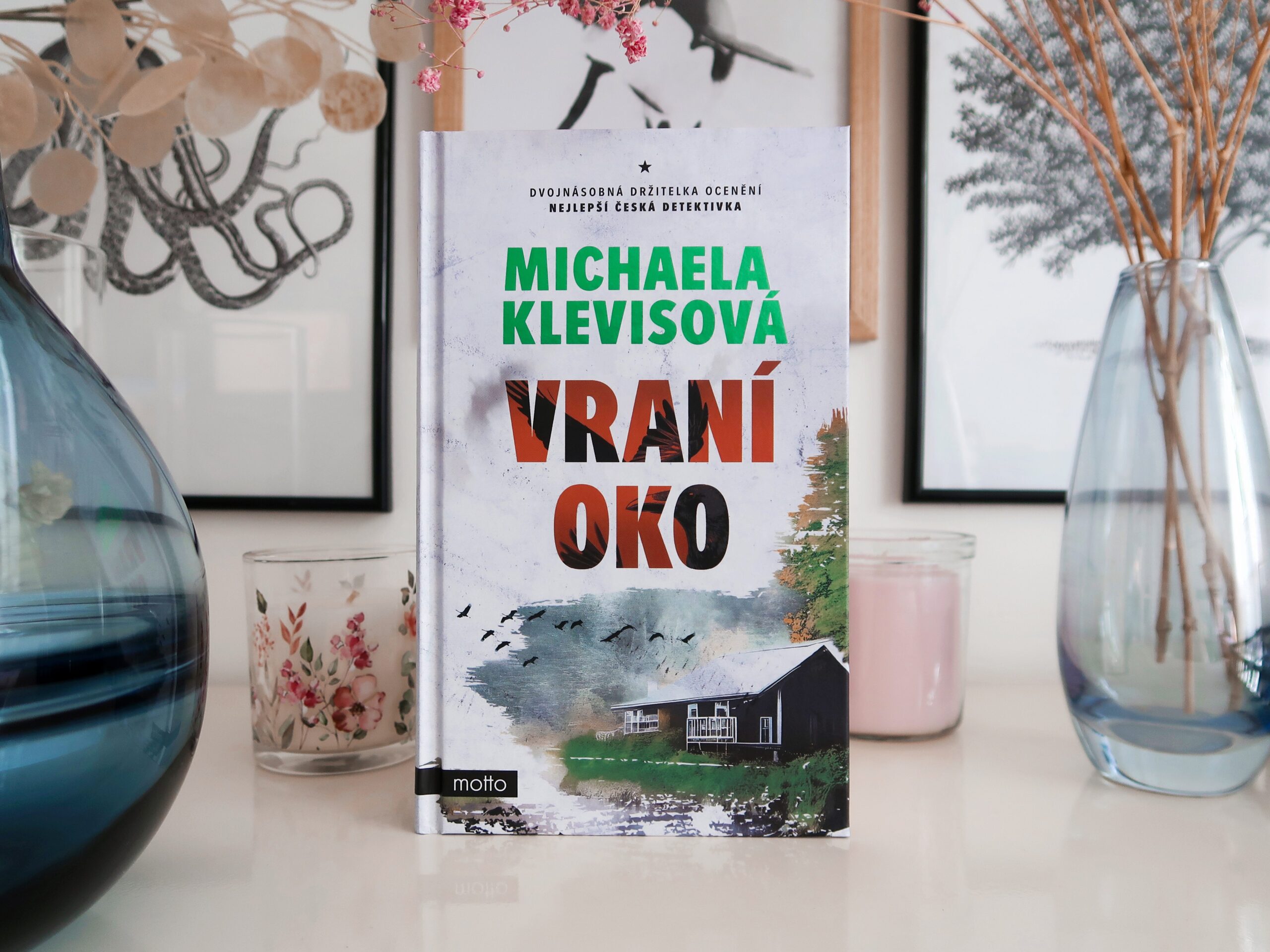 vraní oko